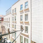 Chiado & Design Apartment